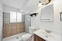 Building Photo - 1551 Chadwick Dr