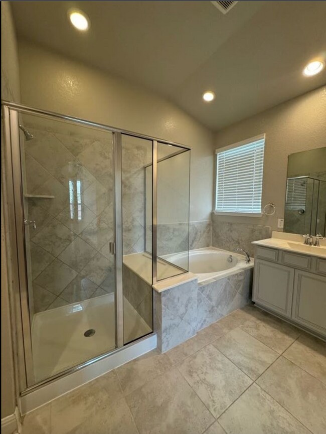 Building Photo - 6707 Gailan Ranch