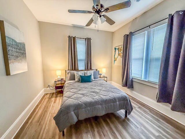 Building Photo - 216 E Horah St