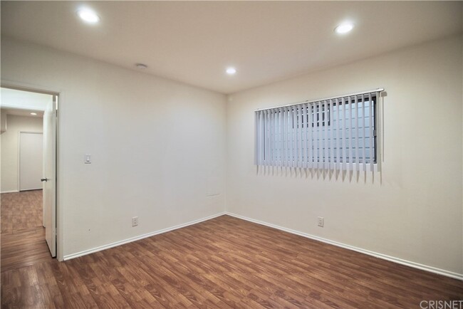 Building Photo - 3815 W Verdugo Ave