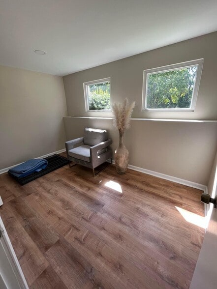 Building Photo - 7361 Crestleigh Cir