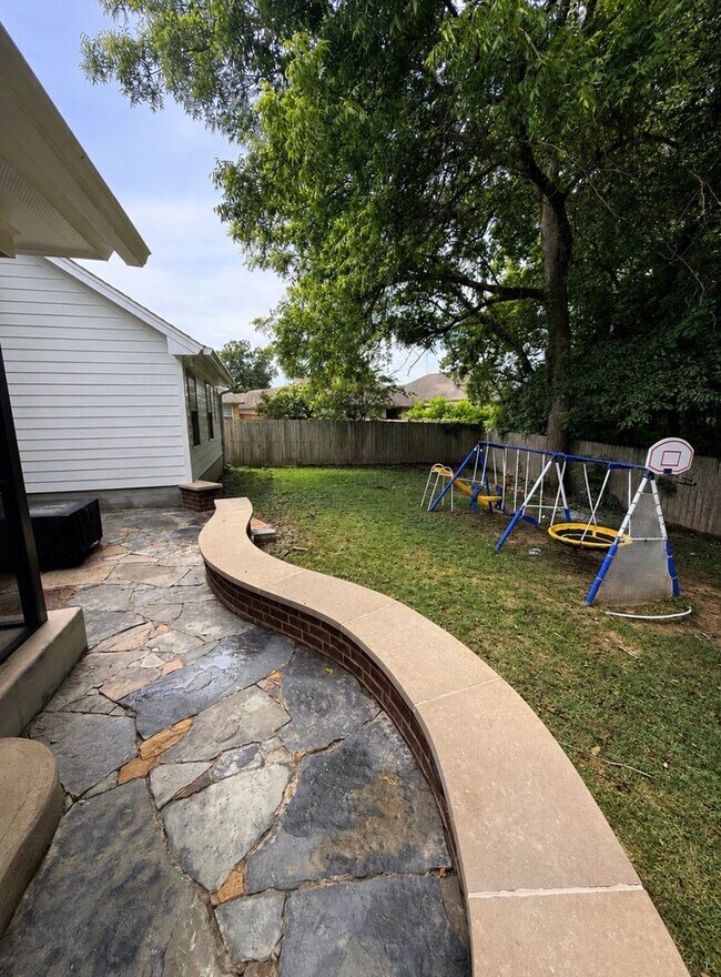 Building Photo - 705 Evanwood Dr