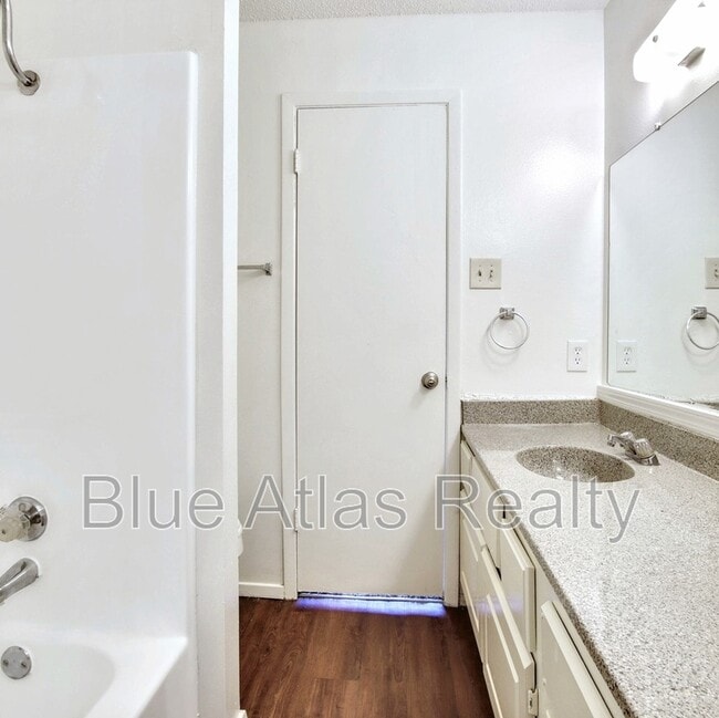 Building Photo - 2718 Wimbledon Ct