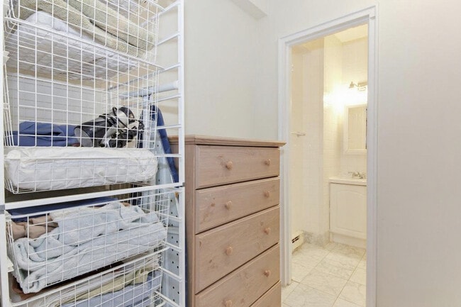 Building Photo - 2128 N St NW