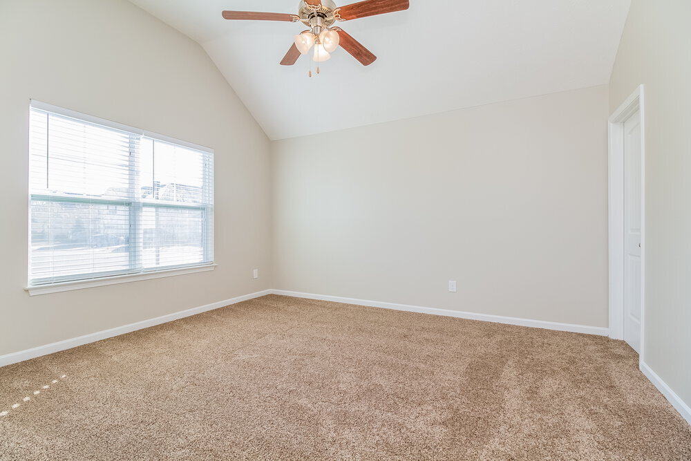 Building Photo - 327 Sarava Ln