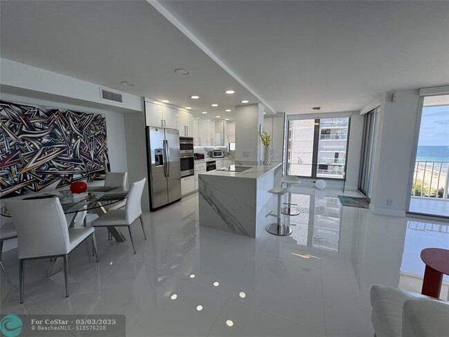Building Photo - 1010 S Ocean Blvd