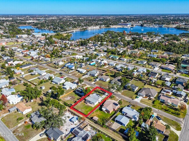 Building Photo - 307 N Palo Alto Ave