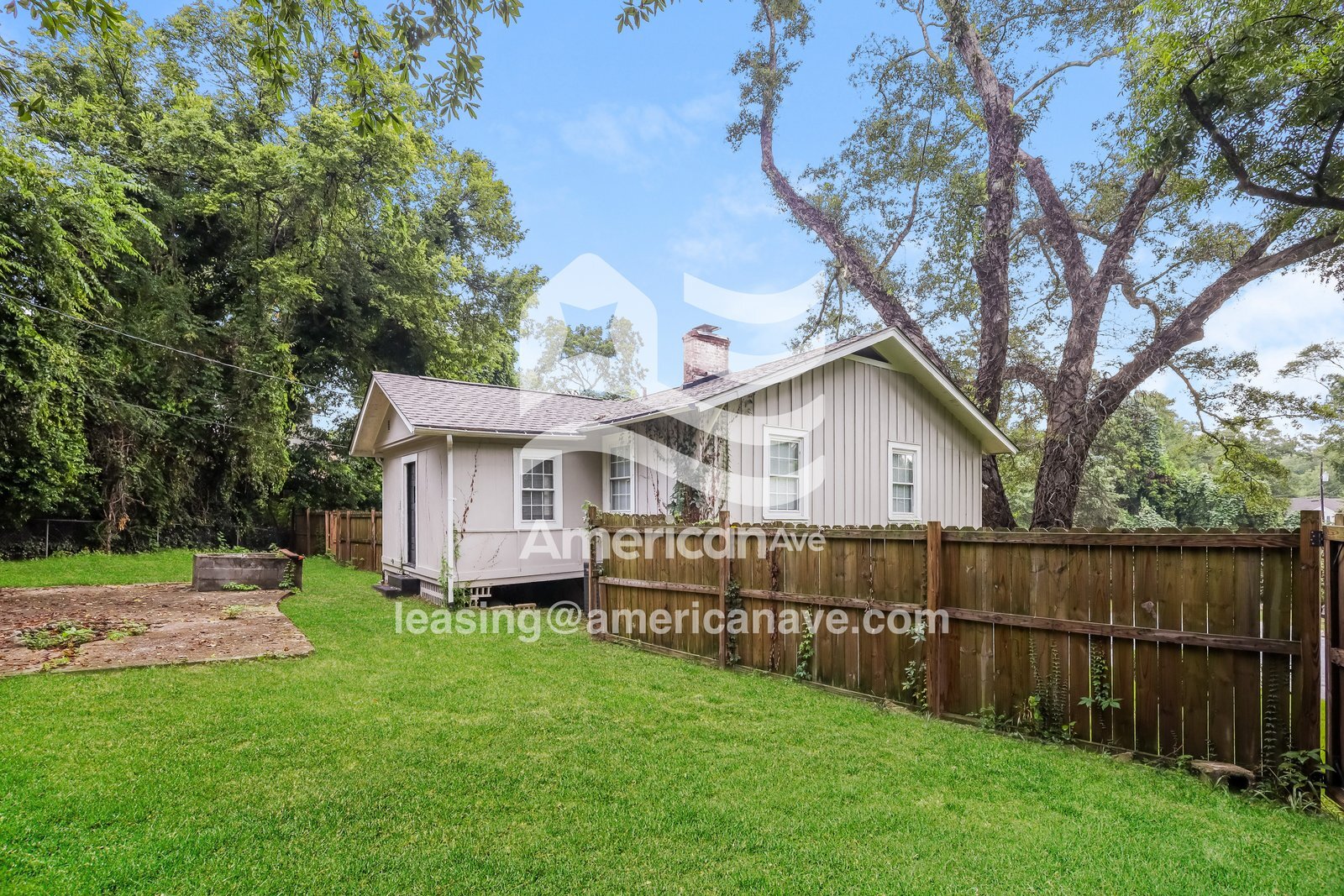 Building Photo - 1221 Azalea Ct