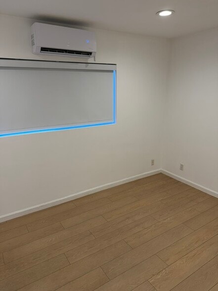 2nd Bedroom - capacity for 1 - 11 20th Ave