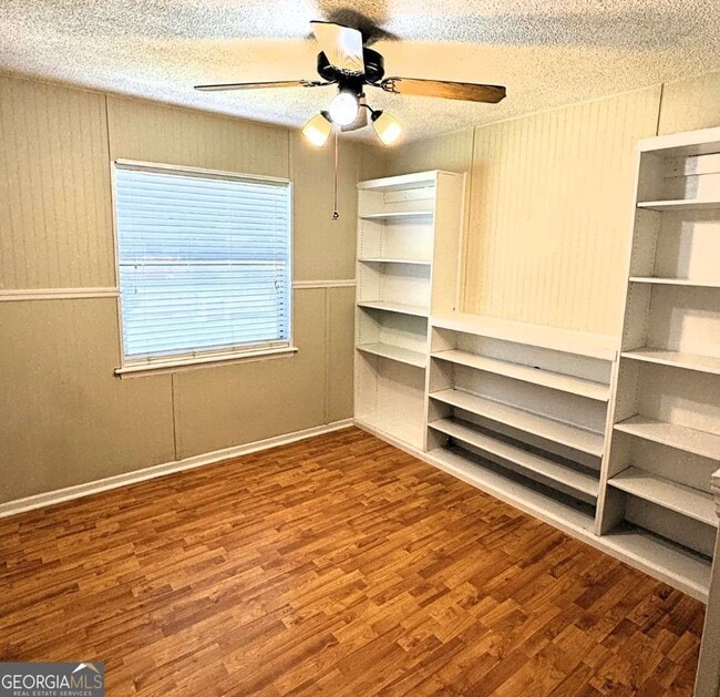 Building Photo - 502 Sunnyside Ct