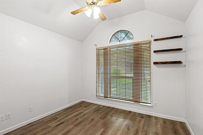 Building Photo - 1802 Ramona Cir