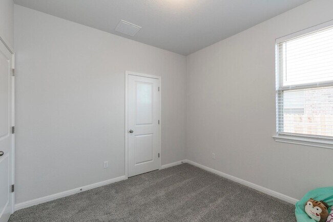 Building Photo - 108 Otella St