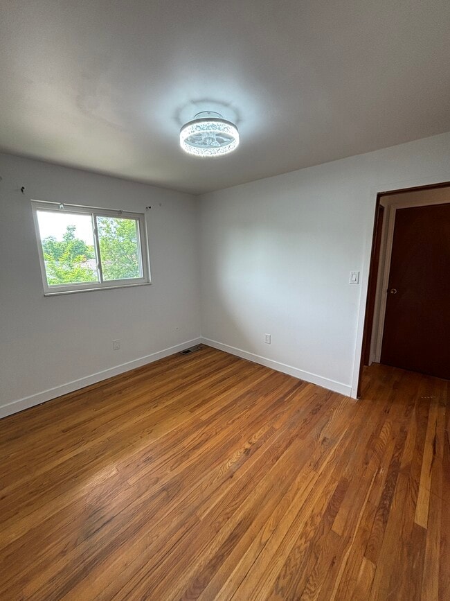 Building Photo - 820 Jackson Ln