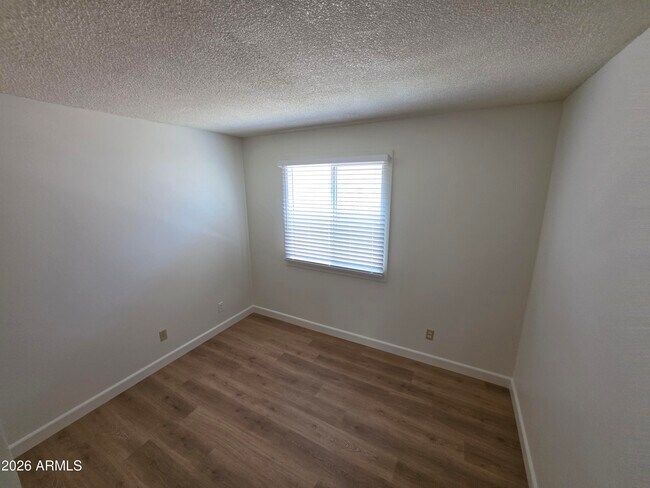Building Photo - 3850 W Caribbean Ln