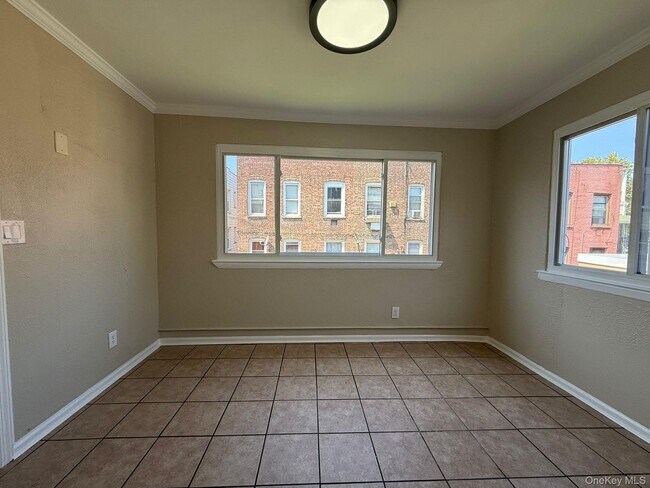 Building Photo - 2849 Harrington Ave