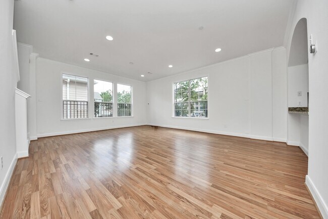 Building Photo - 3001 Murworth Dr
