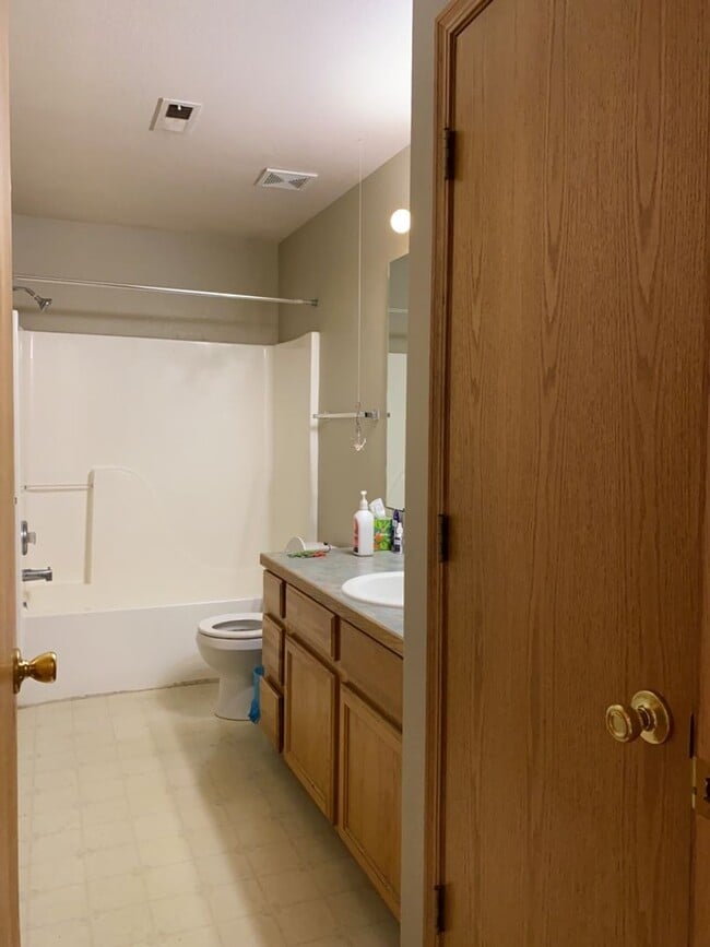 Building Photo - 3 Bed, 2 Bath Duplex in West Fort Collins close to Foothills