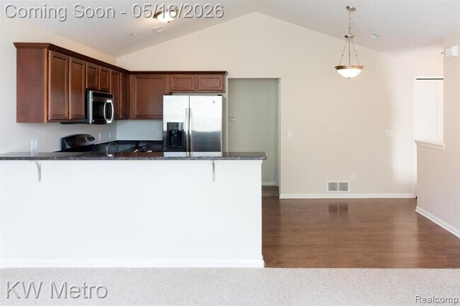 Building Photo - 49144 W Woods Dr
