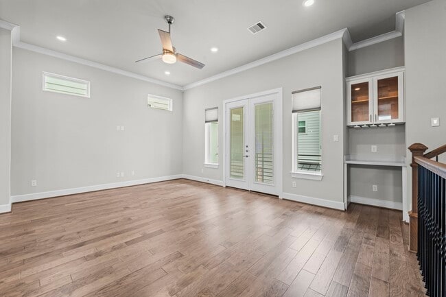 Building Photo - 954 Fisher St