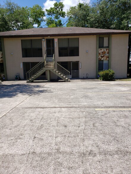 Building Photo - 2330 Fox Hollow Dr