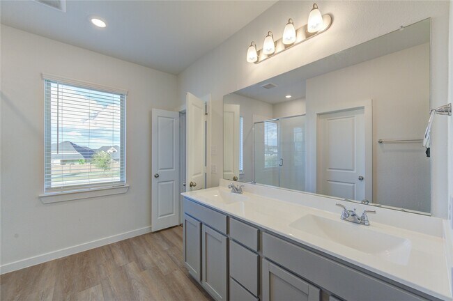 Building Photo - 31918 Holland Arbor Trl