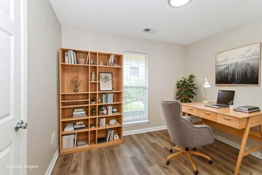 Building Photo - 1540 Madison Cove W