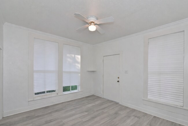 Building Photo - 113 S Olive St