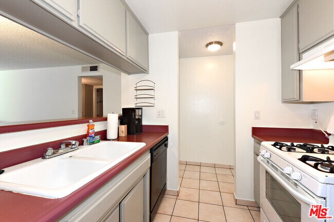 Building Photo - 3600 Bagley Ave