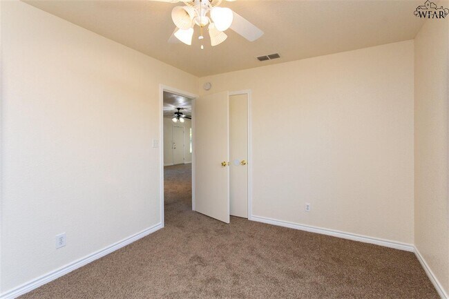 Building Photo - 1217 Sun Valley Dr