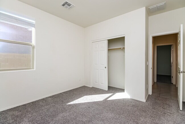 Building Photo - 7847 E Boise St