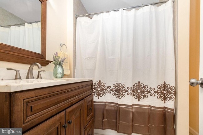 Building Photo - Renovated Rancher for rent in Rosedale!