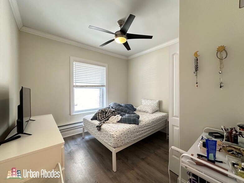 Building Photo - 321 Kedzie St