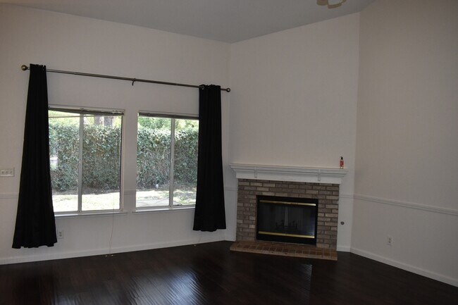 Building Photo - 1785 E Turnberry Ave