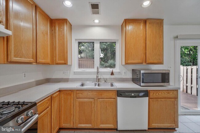 Building Photo - 14844 Edman Cir