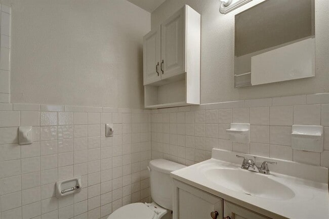 Building Photo - 129 Coleman St