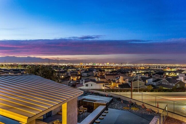 Building Photo - 2240 Sky Pointe Ridge Dr