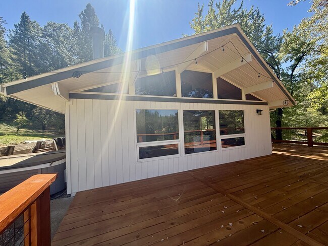 Building Photo - 12392 Bitney Springs Rd