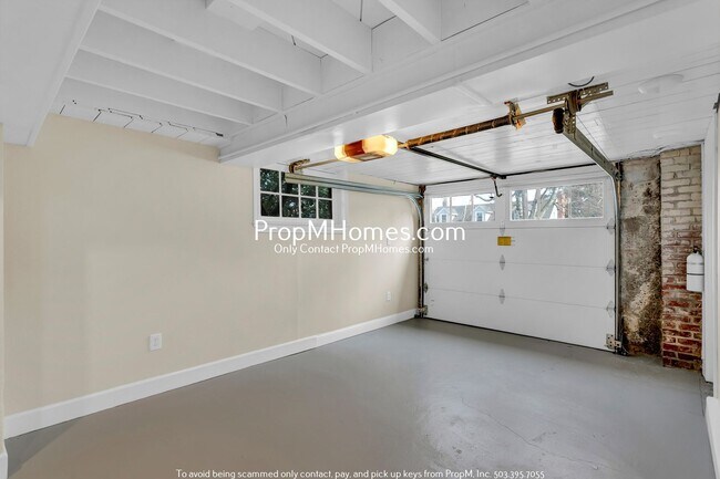 Building Photo - Timeless Updated Home in South Burlingame!...