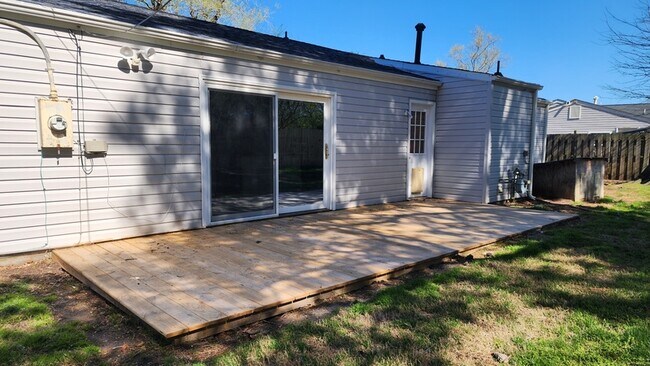 Building Photo - 924 Carriage Hill Rd