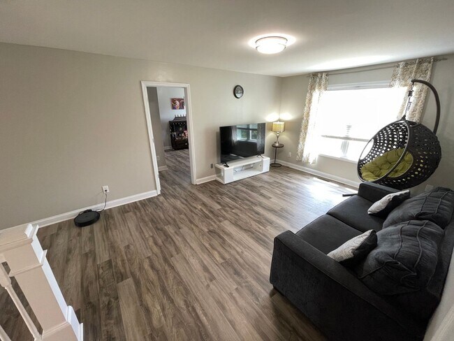 Building Photo - East Jefferson County Home For Rent