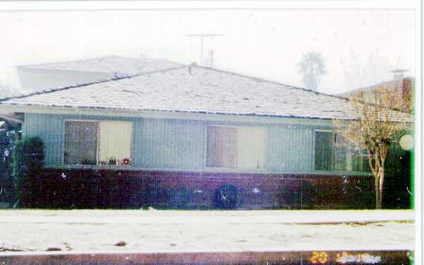 Building Photo - 946 W Pine St