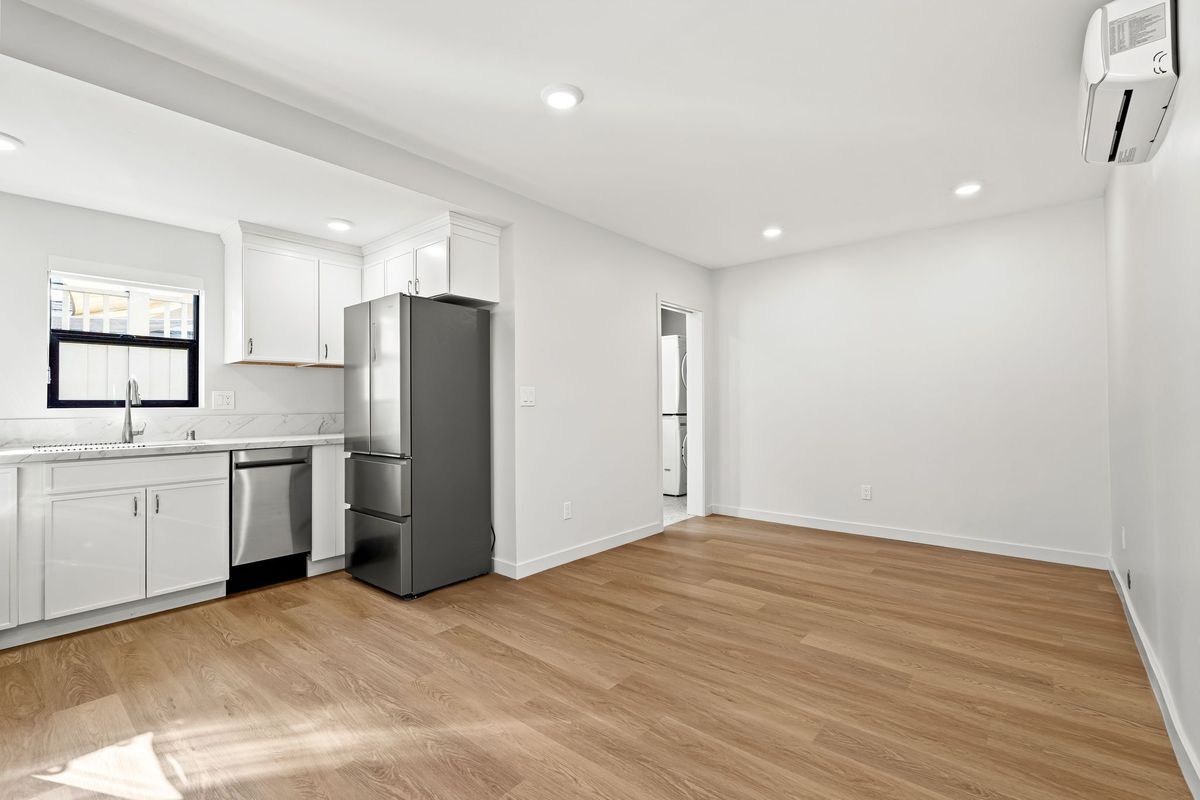 Building Photo - 4787 Panorama Dr