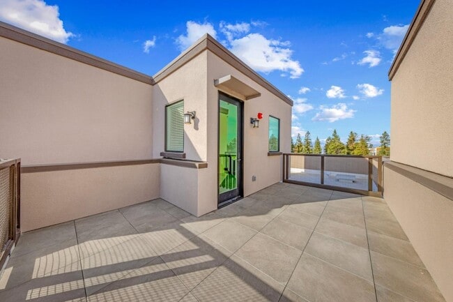 Building Photo - 302 Tea Tree Terrace