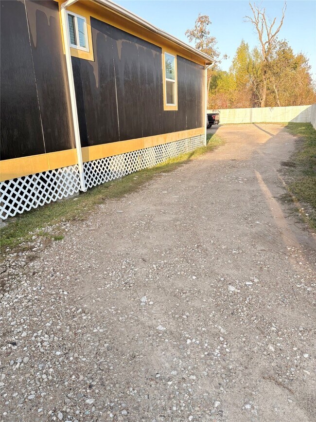 Building Photo - 9822 Candy Ct