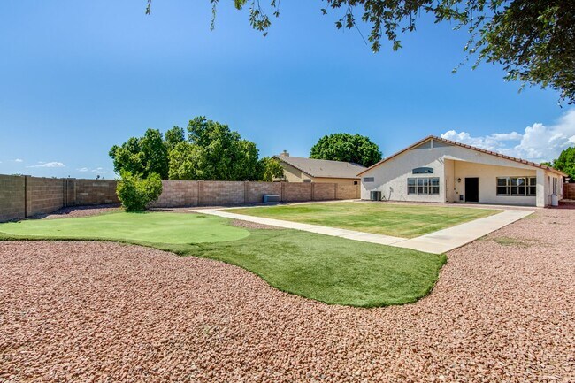 Building Photo - GORGEOUS home in the highly desired Arrowhead Ranch