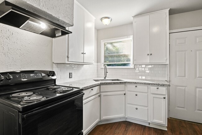 Building Photo - 911 Patsy Dr