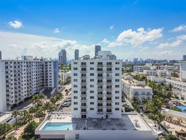 Building Photo - 401 Ocean 903