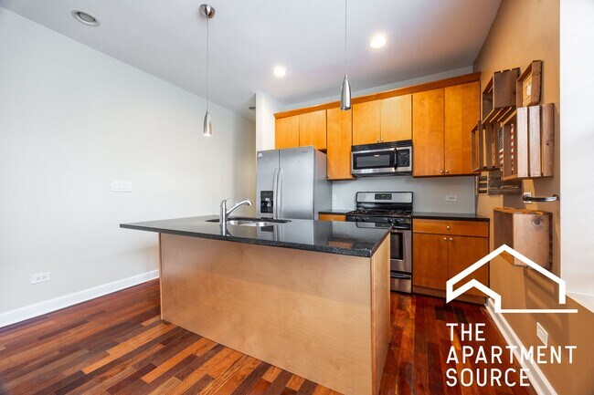 Building Photo - 2852 N Kedzie Ave