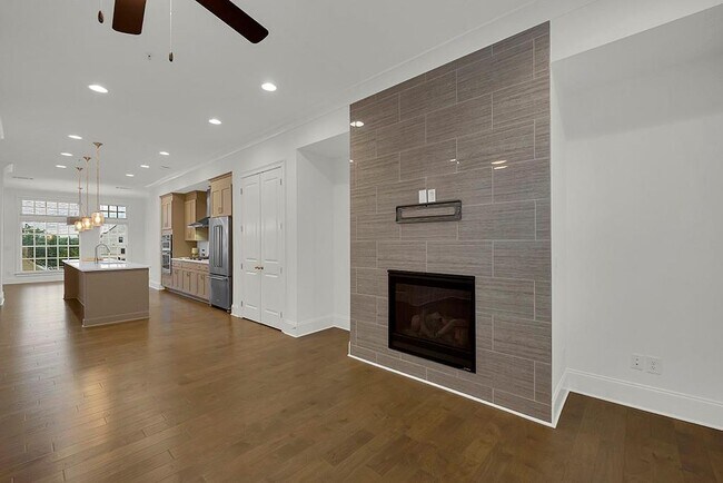 Building Photo - 6807 Encore Blvd