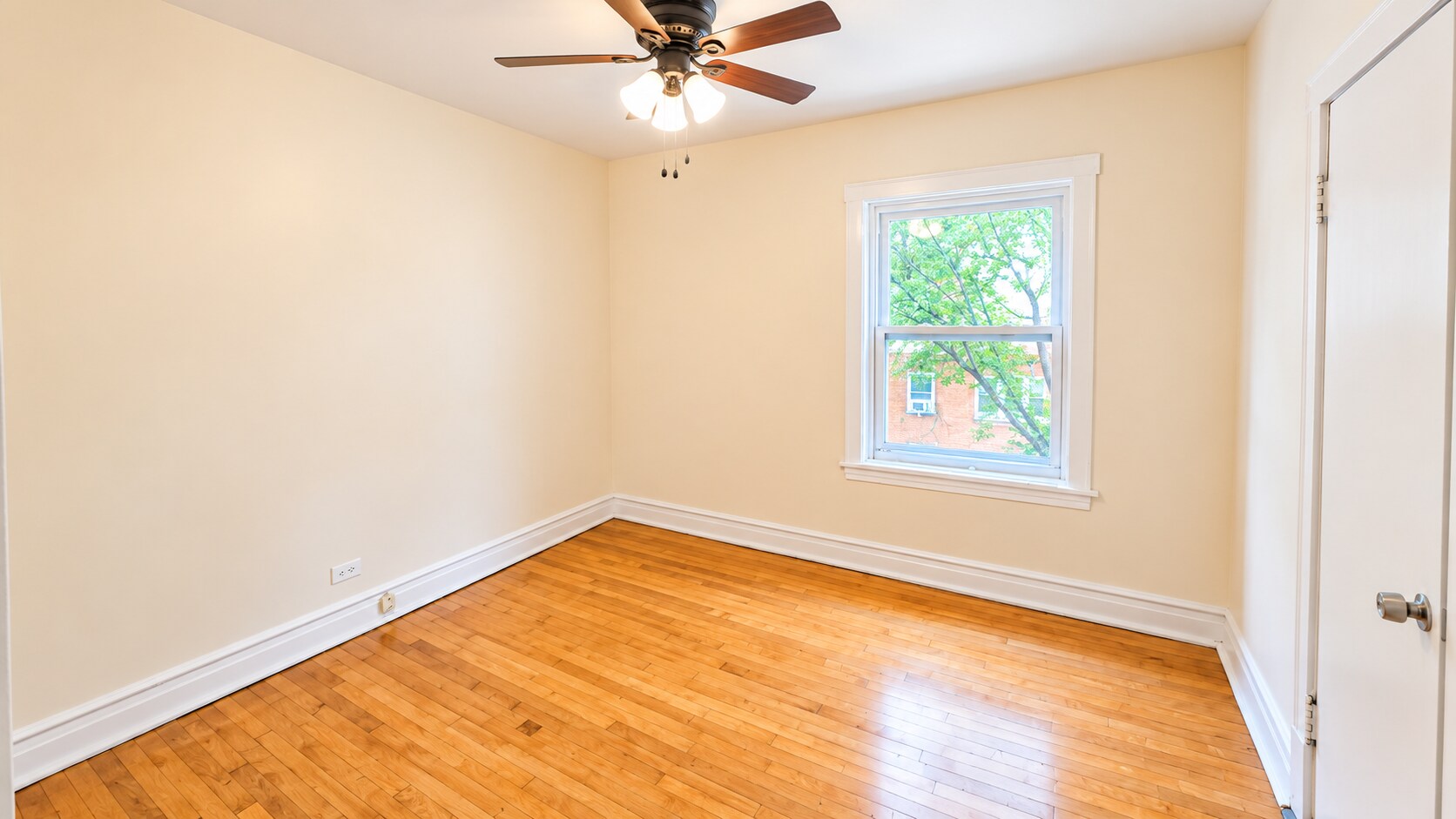 Building Photo - 4646 W Addison St